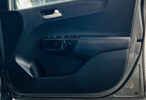 2022-Kia-Picanto-12-X-Line image:18
