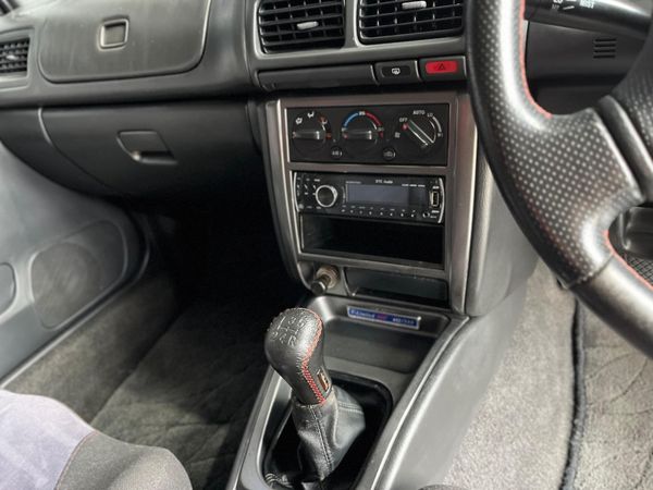 1998-Subaru-Impreza-20-GT image:16