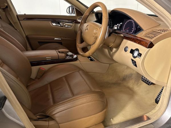 2009-Mercedes-AMG-S-Class-S63-AMG-Auto image:9