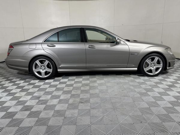 2009-Mercedes-AMG-S-Class-S63-AMG-Auto image:17