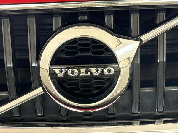 2019-Volvo-V40-T4-Momentum-Auto image:11