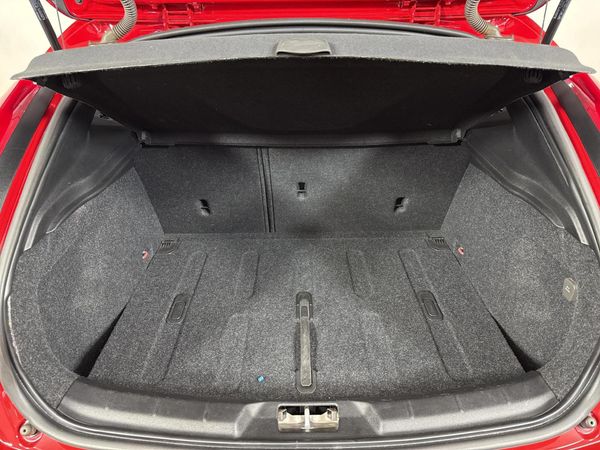 2019-Volvo-V40-T4-Momentum-Auto image:14