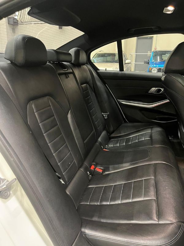 2019-BMW-3-Series-330i-M-Sport image:11