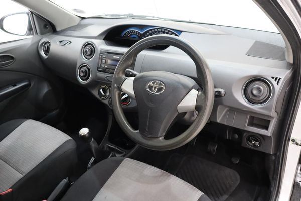 2014-Toyota-Etios-15-XS-5-dr image:10