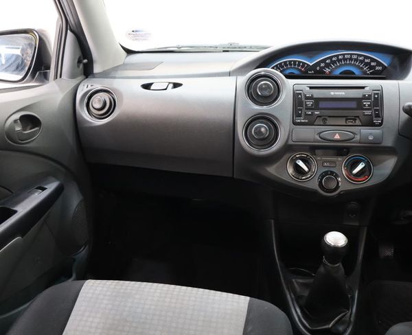 2014-Toyota-Etios-15-XS-5-dr image:11