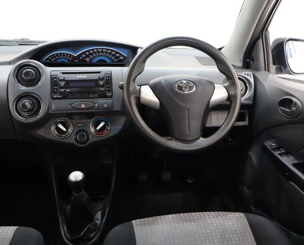 2014-Toyota-Etios-15-XS-5-dr image:12
