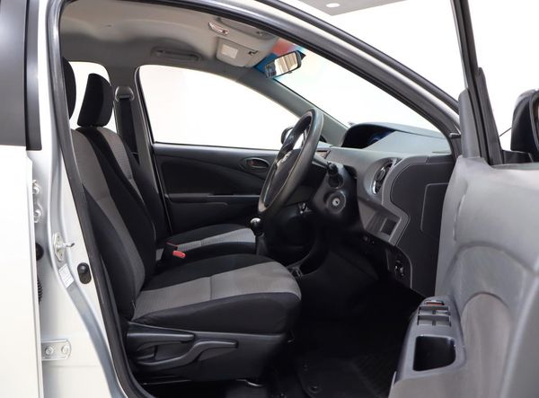 2014-Toyota-Etios-15-XS-5-dr image:15