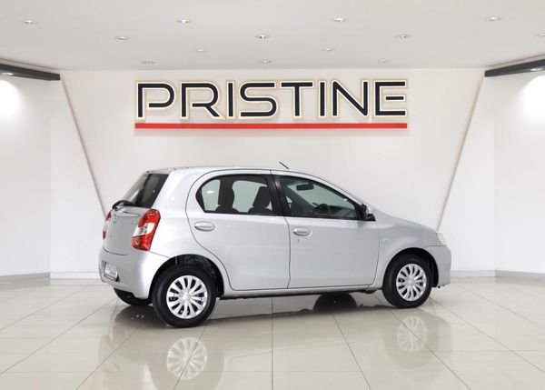 2014-Toyota-Etios-15-XS-5-dr image:5