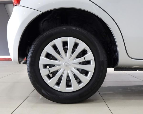 2014-Toyota-Etios-15-XS-5-dr image:6