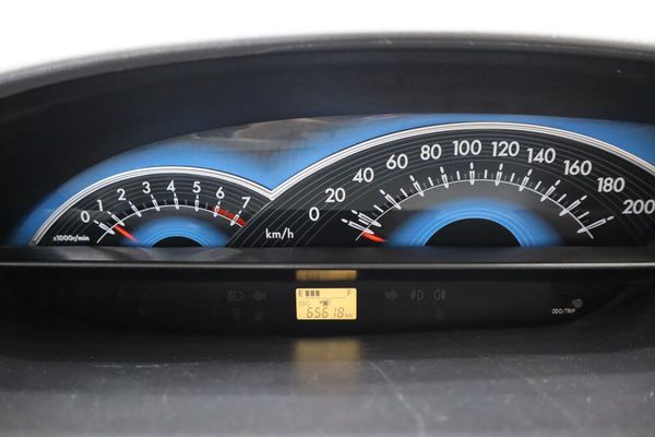 2014-Toyota-Etios-15-XS-5-dr image:8