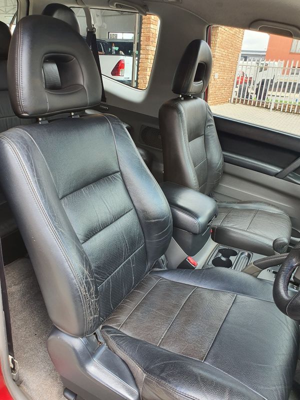 2002-Mitsubishi-Pajero-3200-DI-D-Auto-3-dr image:9