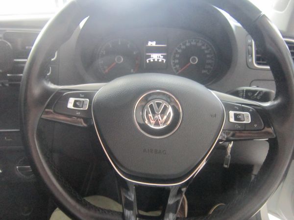 2018-Volkswagen-Polo-Vivo-16-Highline-5-dr image:9