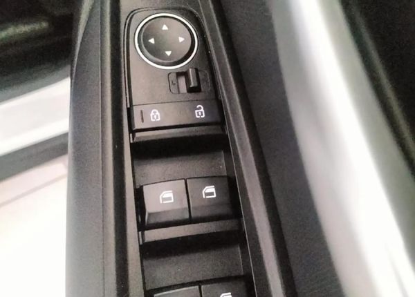 2024-Kia-Sonet-15-LX-Auto image:14
