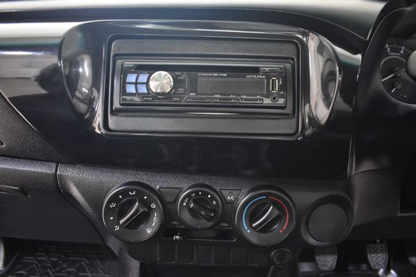 2017-Toyota-Hilux-24-GD-Single-Cab image:12