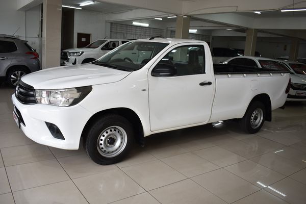 2017-Toyota-Hilux-24-GD-Single-Cab image:3