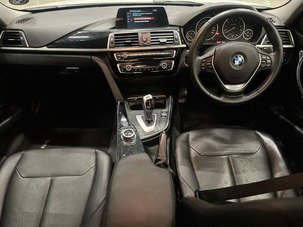 2018-BMW-3-Series-320i-Luxury-Line-Auto image:11