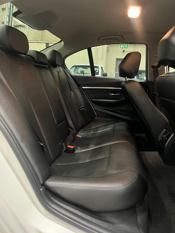 2018-BMW-3-Series-320i-Luxury-Line-Auto image:12