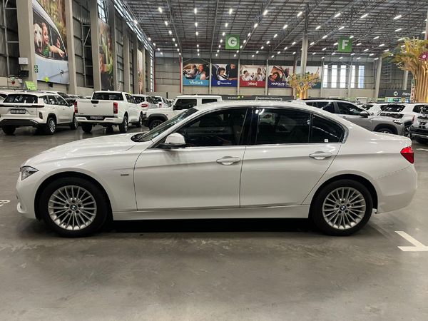 2018-BMW-3-Series-320i-Luxury-Line-Auto image:3