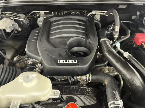 2022-Isuzu-D-Max-19-DDI-HR-L-Auto-Double-Cab image:9