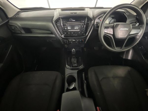 2022-Isuzu-D-Max-19-DDI-HR-L-Auto-Double-Cab image:1