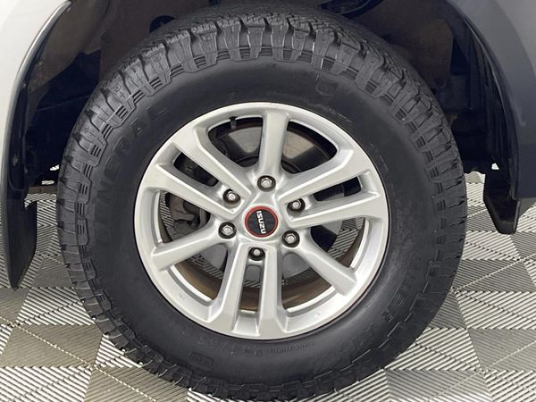 2022-Isuzu-D-Max-19-DDI-HR-L-Auto-Double-Cab image:4
