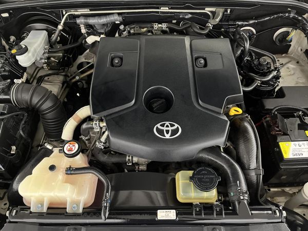2019-Toyota-Hilux-24-GD-6-Raised-Body-SRX-Extended-Cab image:9