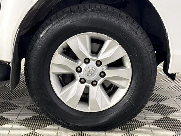2019-Toyota-Hilux-24-GD-6-Raised-Body-SRX-Extended-Cab image:3