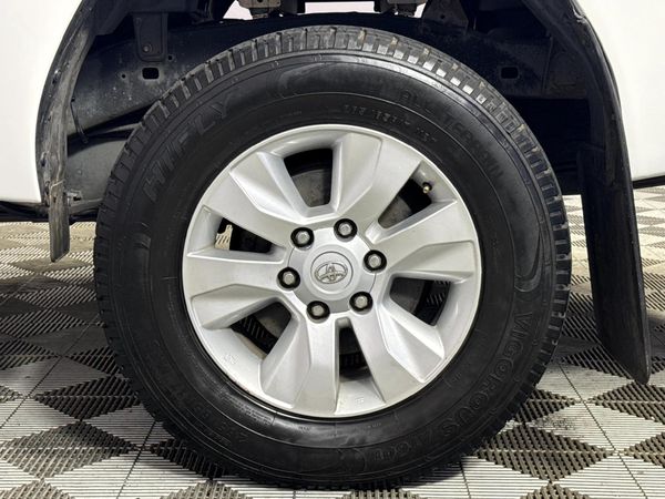 2019-Toyota-Hilux-24-GD-6-Raised-Body-SRX-Extended-Cab image:4