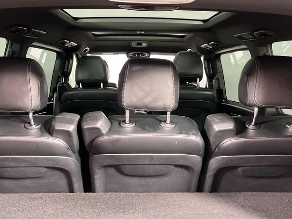 2018-Mercedes-Benz-V-Class-V-250d-Avantgarde-Auto image:16