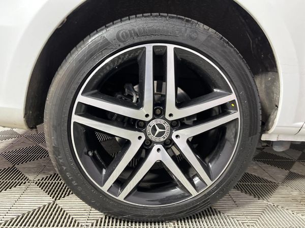 2018-Mercedes-Benz-V-Class-V-250d-Avantgarde-Auto image:7