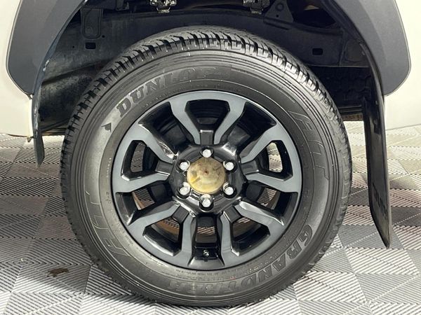 2020-Toyota-Hilux-28-GD-6-Raised-Body-Legend-Extended-Cab image:5