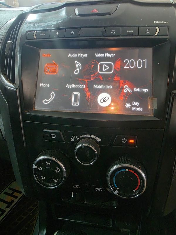 2020-Isuzu-D-Max-250-HO-LE-Auto-Double-Cab image:8