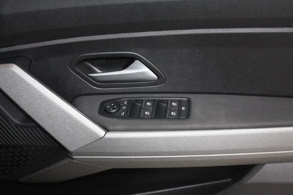 2025-Renault-Duster-13T-Intens-EDC image:21