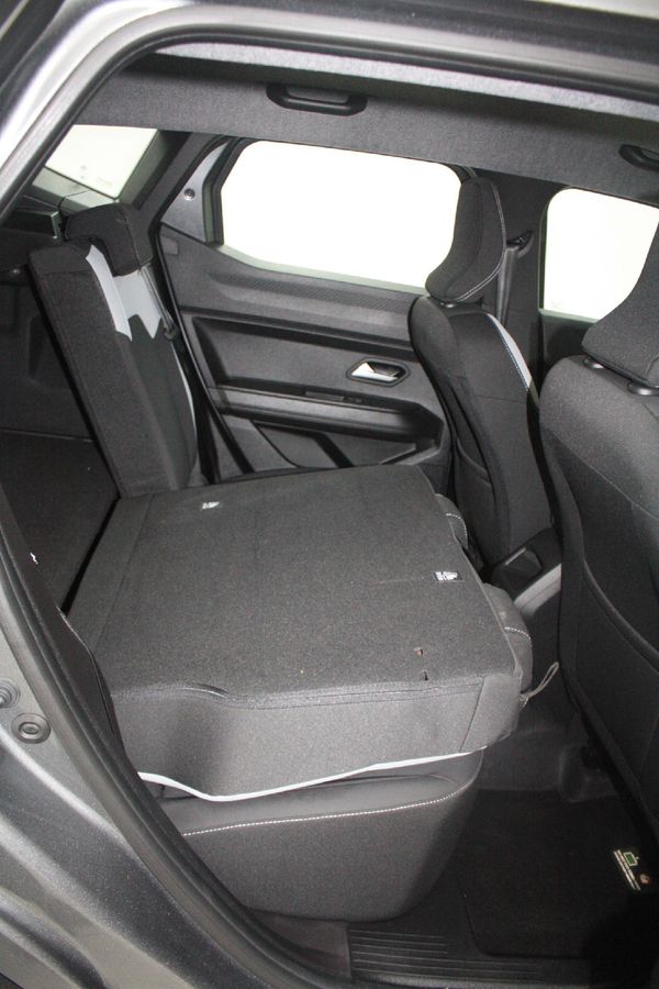 2025-Renault-Duster-13T-Intens-EDC image:24