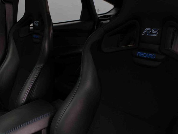 2017-Ford-Focus-RS-23-EcoBoost-AWD-5-dr image:9