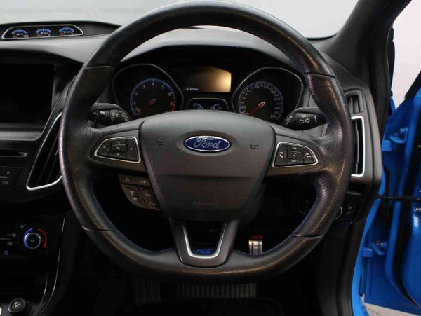 2017-Ford-Focus-RS-23-EcoBoost-AWD-5-dr image:13