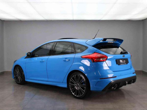 2017-Ford-Focus-RS-23-EcoBoost-AWD-5-dr image:3
