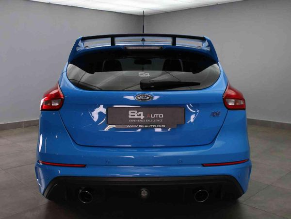 2017-Ford-Focus-RS-23-EcoBoost-AWD-5-dr image:4