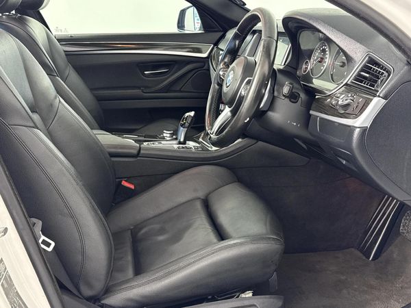 2015-BMW-5-Series-520d-M-Sport-Auto image:9