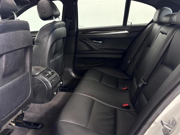 2015-BMW-5-Series-520d-M-Sport-Auto image:3
