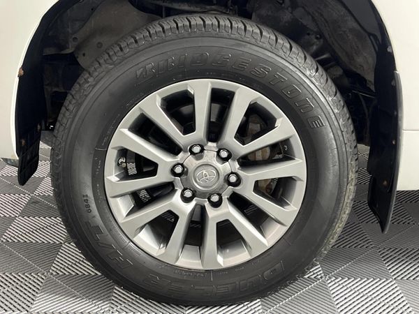 2021-Toyota-Land-Cruiser-Prado-28-GD-VX-Auto image:4