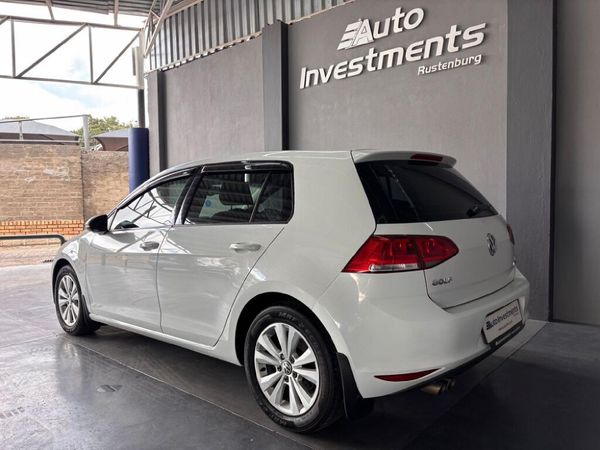 2015-Volkswagen-Golf-VII-14-TSI-Comfortline image:6