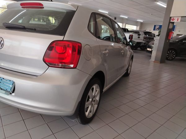 2012-Volkswagen-Polo-14-Comfortline-5-dr image:4