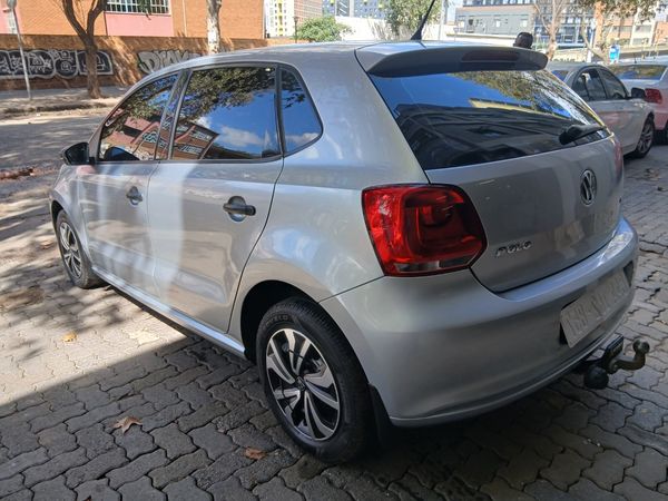 2012-Volkswagen-Polo-14-Trendline-5-dr image:9