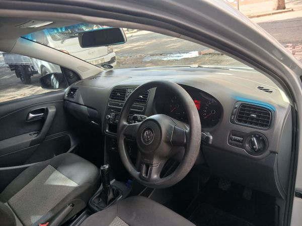 2012-Volkswagen-Polo-14-Trendline-5-dr image:14