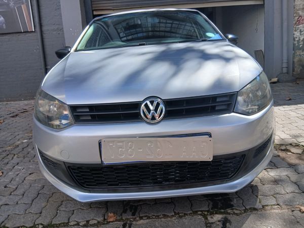 2012-Volkswagen-Polo-14-Trendline-5-dr image:4