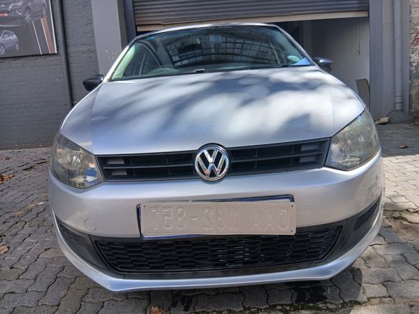 2012-Volkswagen-Polo-14-Trendline-5-dr image:6