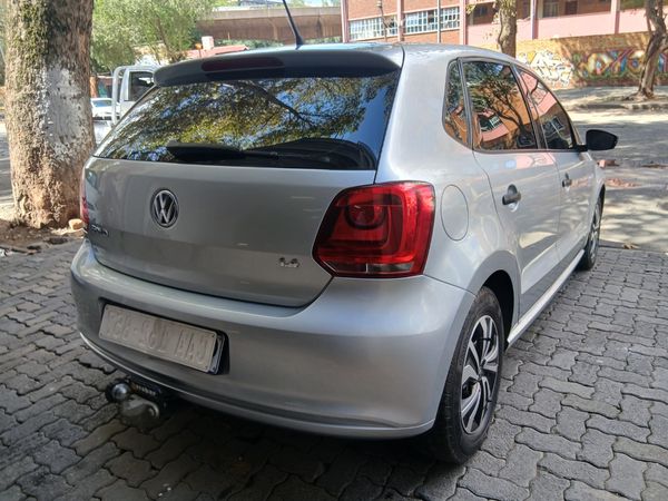 2012-Volkswagen-Polo-14-Trendline-5-dr image:7