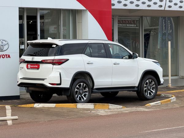 2024-Toyota-Fortuner-28-GD-6-VX-Auto image:4