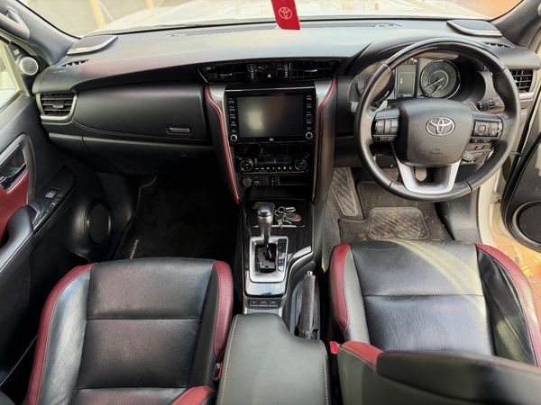 2024-Toyota-Fortuner-28-GD-6-VX-Auto image:7